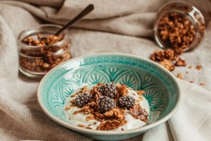 egészséges reggeli ötletek recept joghurt granola Impulzív Magazin