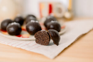 sütés nélküli brownie-golyó recept impulzív magazin