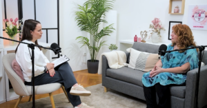 Családállítás: a Női Lét-podcast felvételén készült fotó